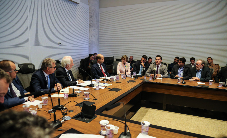 O vice governador Darci Piana participa de reunião com representantes dos servidores publicos  no Palácio Iguaçu,  nesta segunda-feira (29).   Curitiba, 24/04/2019 -  Foto: Geraldo Bubniak/ANPr