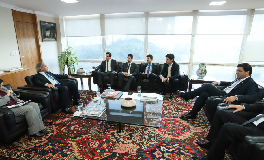 Governador Carlos Massa Ratinho Junior com o ministro da Economia, Paulo Guedes. - Brasília, 29/04/2019 - Foto: Rodrigo Félix Leal/ANPr