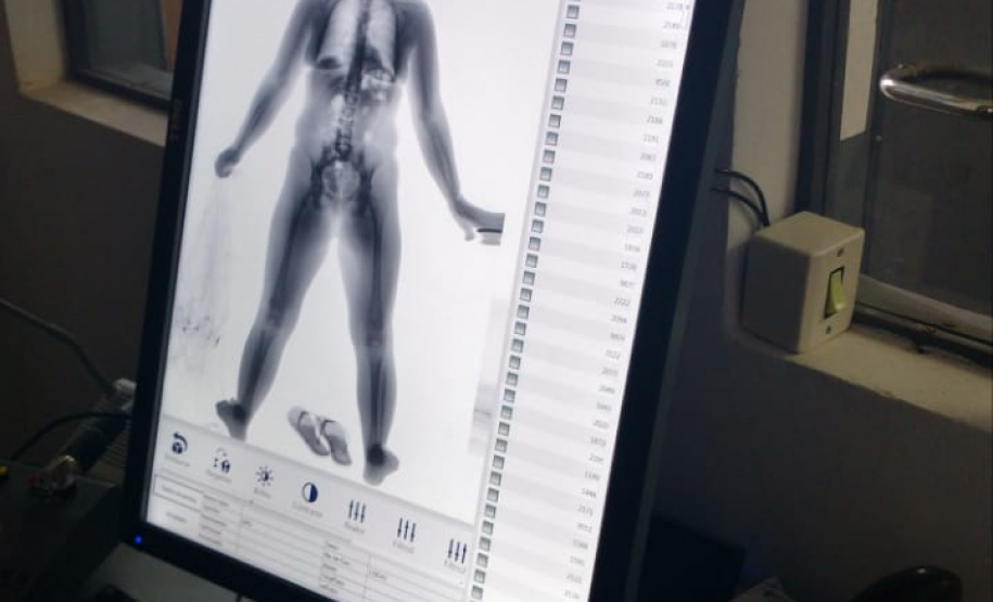 Penitenciárias do Paraná estão sendo equipadas com escâneres corporais que auxiliam na revista dos visitantes. Com a medida, o procedimento de segurança acontece de forma mais precisa e segura, além de evitar situações vexatórias que violem a dignidade e a intimidade da pessoa.  -  Curitiba, 30/04/2019  -  Foto: Divulgação Depen PR