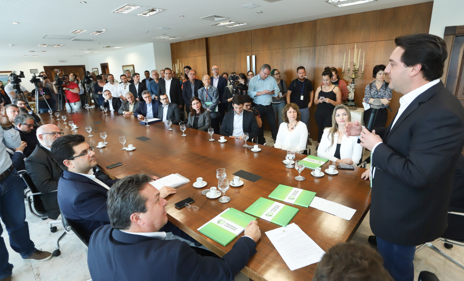 Governador Carlos Massa Ratinho Junior recebe o ministro do Meio Ambiente, Ricardo Salles - Curitiba, 30/04/2019 - Foto: Rodrigo Félix Leal/ANPr