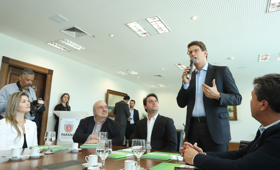 Governador Carlos Massa Ratinho Junior recebe o ministro do Meio Ambiente, Ricardo Salles - Curitiba, 30/04/2019 - Foto: Rodrigo Félix Leal/ANPr
