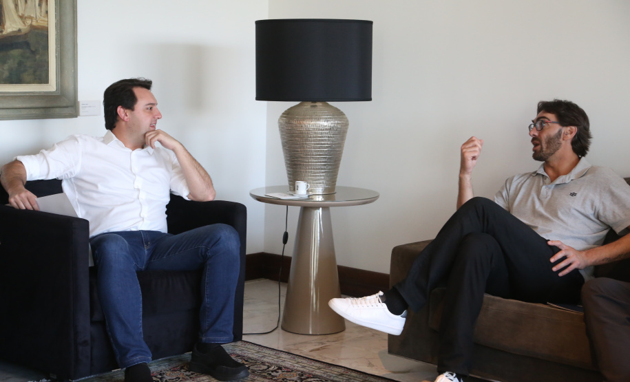 O superintendente de Esportes Hélio Wirbiski apresentou nesta terça-feira (30) ao governador Carlos Massa Ratinho Junior o calendário oficial dos jogos esportivos no Paraná