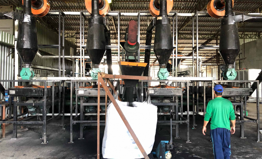 O Paraná atingiu em março a marca de 47,72% dos presos fazendo algum tipo de atividade educacional, segundo o Departamento Penitenciário (Depen-PR). O índice é consideravelmente superior a fevereiro, quando o Estado fechou com 36,3% e alcançou o segundo lugar entre as unidades da federação, perdendo apenas para o Piauí (40%). Foto:José Fernando Ogura/ANPr