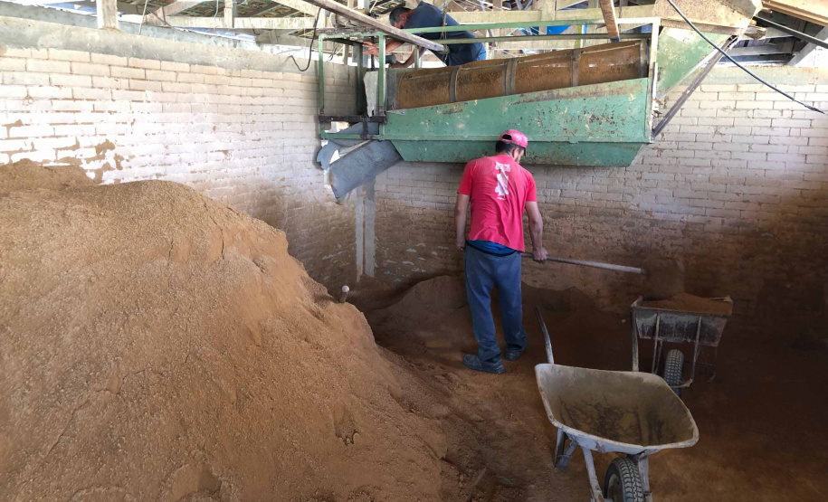 O Paraná atingiu em março a marca de 47,72% dos presos fazendo algum tipo de atividade educacional, segundo o Departamento Penitenciário (Depen-PR). O índice é consideravelmente superior a fevereiro, quando o Estado fechou com 36,3% e alcançou o segundo lugar entre as unidades da federação, perdendo apenas para o Piauí (40%). Foto:José Fernando Ogura/ANPr