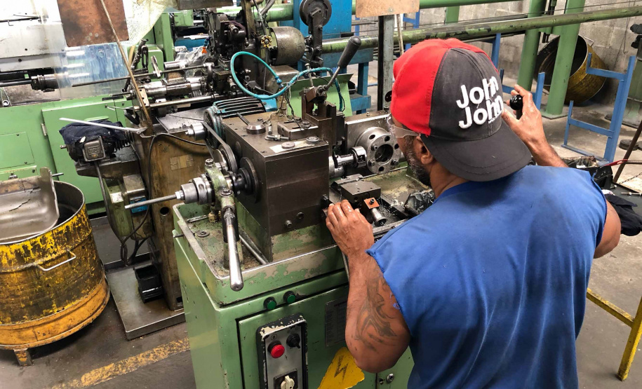 O Paraná atingiu em março a marca de 47,72% dos presos fazendo algum tipo de atividade educacional, segundo o Departamento Penitenciário (Depen-PR). O índice é consideravelmente superior a fevereiro, quando o Estado fechou com 36,3% e alcançou o segundo lugar entre as unidades da federação, perdendo apenas para o Piauí (40%). Foto:José Fernando Ogura/ANPr