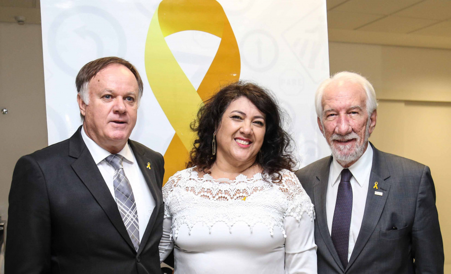 Começou oficialmente nesta quinta-feira (2), em todo o Paraná, a campanha Maio Amarelo, que visa diminuir o número de acidentes no trânsito e preservar a vida. Este ano, o tema é “Maio Amarelo - no trânsito, o sentido é a vida”, e apela para o poder das crianças em influenciar o comportamento dos pais. O vice-governador Darci Piana participou do lançamento, realizado no auditório da Polícia Rodoviária Federal (PRF), em Curitiba. Foto: Geraldo Bubniak/ANPr