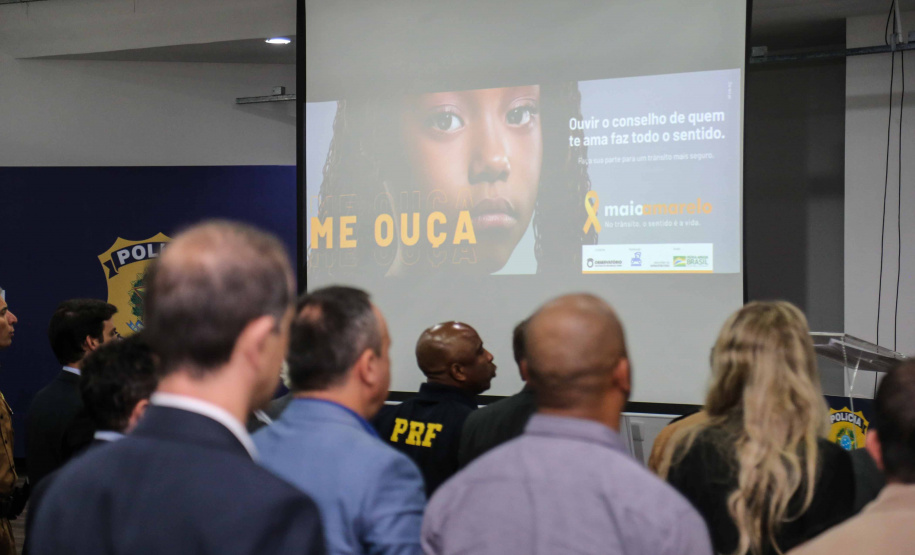 Começou oficialmente nesta quinta-feira (2), em todo o Paraná, a campanha Maio Amarelo, que visa diminuir o número de acidentes no trânsito e preservar a vida. Este ano, o tema é “Maio Amarelo - no trânsito, o sentido é a vida”, e apela para o poder das crianças em influenciar o comportamento dos pais. O vice-governador Darci Piana participou do lançamento, realizado no auditório da Polícia Rodoviária Federal (PRF), em Curitiba. Foto: Geraldo Bubniak/ANPr