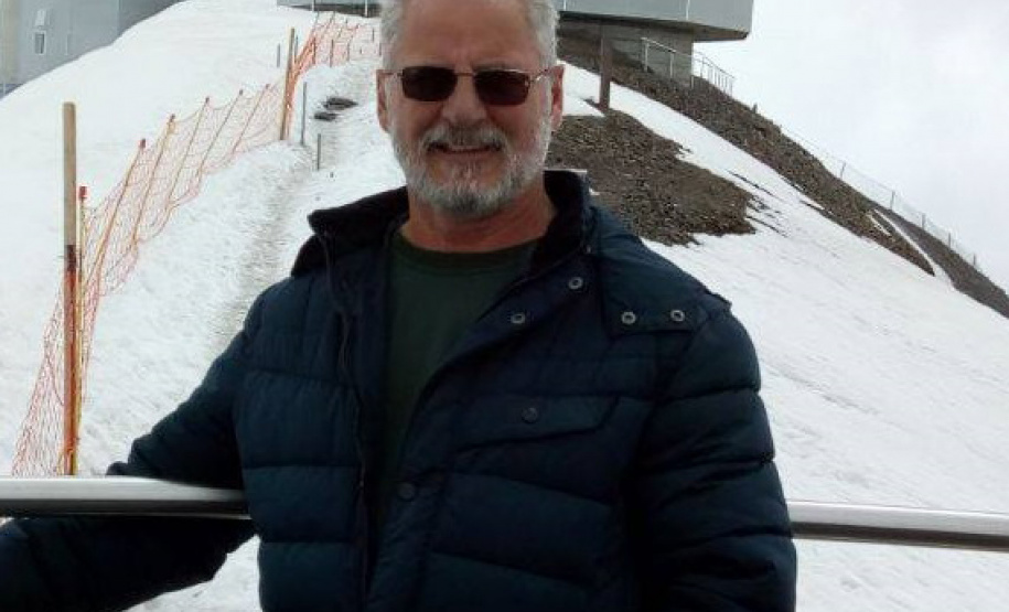 A Biblioteca Pública do Paraná promove neste sábado (4) o lançamento do livro Sophie: Uma calopsita inteligente, de Jeová Gomes de Melo. O evento acontece na Arena BPP, às 10h, com entrada franca. Foto: BBP