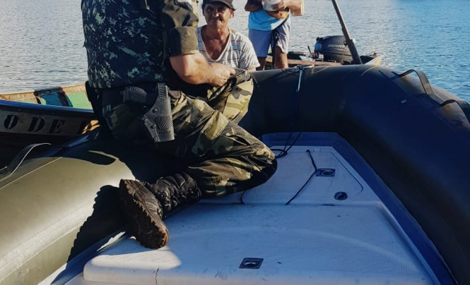 A Secretaria de Desenvolvimento Sustentável e Turismo e as equipes do Batalhão de Polícia Ambiental Força Verde aplicaram 930 autos de infração ambiental em 2019, em 190 municípios do Paraná, por desmatamento irregular (51%), posse ilegal ou maus tratos a animais (18%), efluentes industriais (17%) e pesca fora dos lugares permitidos por lei (5%). Cerca de 90% foi registrado pela polícia, o que resultou em mais de R$ 5 milhões em multas. Foto:Policia Ambiental