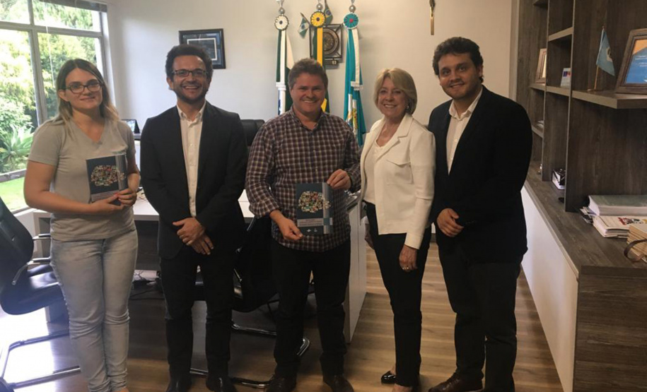 Capitão Leônidas Marques - Uma equipe da Fomento Paraná percorreu nesta quinta e sexta-feira (2 e 3) parte do Sudoeste do paranaense para discutir parcerias com prefeitos e secretários da área de economia e desenvolvimento. Foto: Divulgação/Fomento Paraná