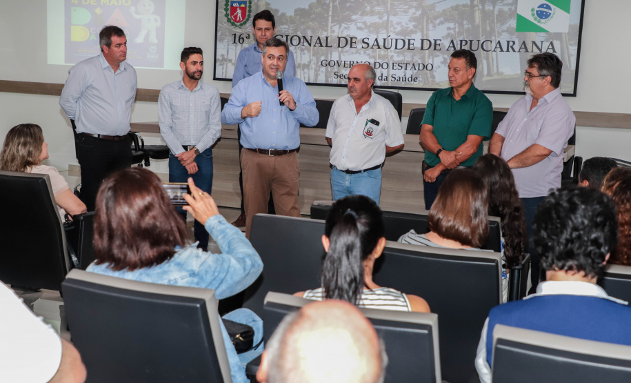 O secretário da Saúde do Paraná, Beto Preto, fez neste sábado pela manhã, na sede da 16ª Regional de Saúde, em Apucarana, a abertura estadual do “Dia D” da vacinação contra a gripe. Foto:  Josias Pinto