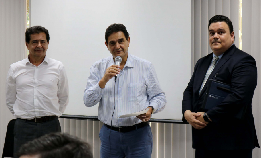 Os servidores do Instituto Paranaense de Desenvolvimento Educacional (Fundepar) iniciaram nesta segunda-feira (6), em Curitiba, as atividades da Semana Estudo e Planejamento: Aprendizagem 2019.Na foto, o superintendente da Paranaeducação, Claudio Palozi, o diretor-presidente do Instituto Paranaense de Desenvolvimento Educacional - Fundepar, José Maria Ferreira e o controlador-geral do Estado, Raul Clei Coccaro Siqueira. Foto: Divulgação/Fundepar
