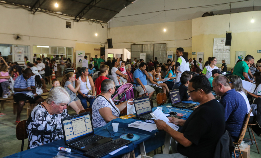 O município de Palotina, localizado na região oeste do Paraná vai receber na próxima quarta (08), quinta (09) e sexta-feira (10), o Paraná Cidadão, a feira de serviços que oferece ações de cidadania, defesa de direitos e inclusão social da população paranaense. A coordenação do Paraná Cidadão é da Secretaria da Justiça, Família e Trabalho (Sejuf), com o apoio da Prefeitura de Palotina e instituições parceiras. Todos os serviços são gratuitos. -Foto: Geraldo Bubniak/Arquivo-ANPr