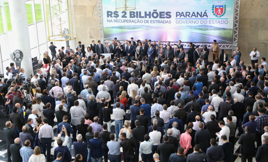 O governador Carlos Massa Ratinho Junior lançou, nesta terça-feira (07), o Programa de Revitalização das Estradas, que vai beneficiar todas as regiões do Paraná. Foto: José Fernando Ogura/ANPr