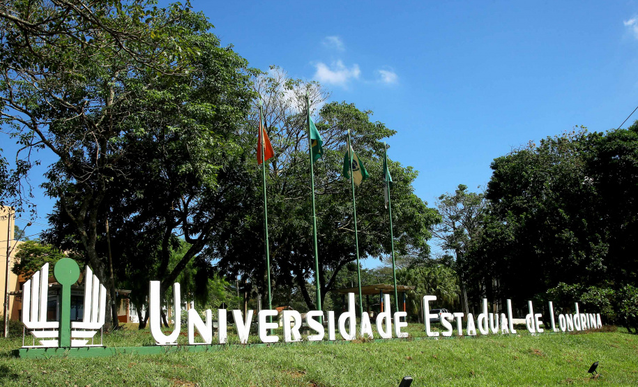 A Pró-Reitoria de Graduação (Prograd) abriu segunda-feira (6) o prazo para agendamento de escolas (Ensino Médio), de Londrina e região, participarem da 8ª Feira das Profissões: Conhecendo a UEL - edição 2019. O evento será no dia 25 de junho, das 8h30 ao meio-dia e das 14 às 21 horas, em toda extensão do Câmpus Universitário. Foto:Jaelson Lucas / ANPr