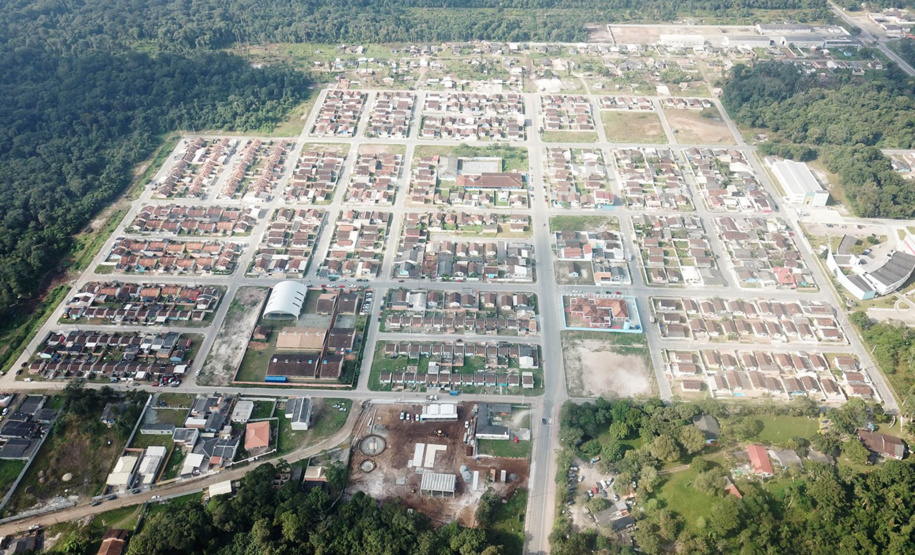 Com mais de 90% do cronograma executado, serão concluídas nos próximos dias as obras de construção de 17 casas populares da Cohapar em Paranaguá. As moradias são destinadas a famílias com renda de até seis salários mínimos, que devem se cadastrar no site www.cohapar.pr.gov.br/cadastro para participarem do processo seletivo. Foto: Divulgação/Cohapar