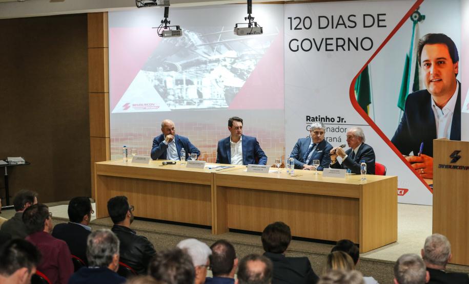 O governador Carlos Massa Ratinho Junior participa de reunião com associados do Sinduscon-PR.   Curitiba, 07/05/2019 -  Foto: Geraldo Bubniak/ANPr