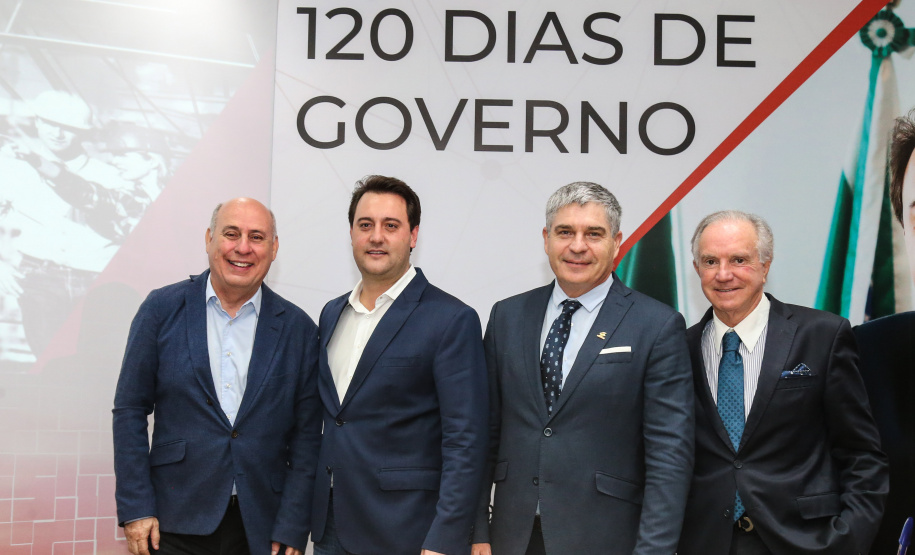 O governador Carlos Massa Ratinho Junior participa de reunião com associados do Sinduscon-PR.   Curitiba, 07/05/2019 -  Foto: Geraldo Bubniak/ANPr