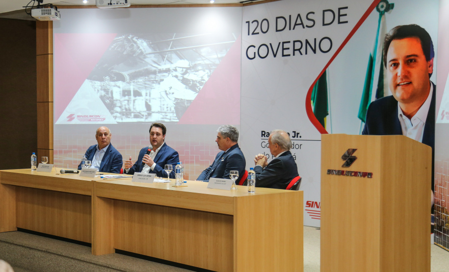 O governador Carlos Massa Ratinho Junior participa de reunião com associados do Sinduscon-PR.   Curitiba, 07/05/2019 -  Foto: Geraldo Bubniak/ANPr