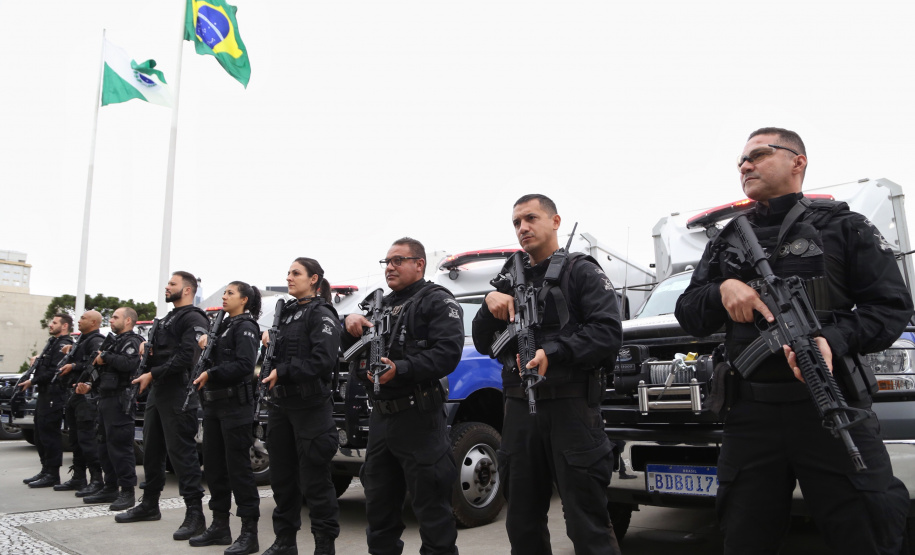 O governador Carlos Massa Ratinho Junior entregou nesta quarta-feira armas, rádios comunicadores e veículos de escolta ao Departamento Penitenciário do Paraná (Depen). O objetivo é equipar e modernizar o sistema prisional do Estado. Curitiba, 08/05/2019. Foto: José Fernando Ogura/ANPr