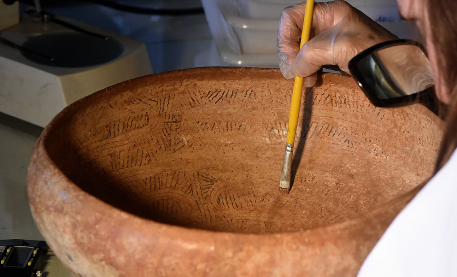 Vaso cerâmico guarani encontrado pela equipe do Museu Paranaense.Curitiba, 26 de fevereiro de 2019.Foto: Kraw Penas/SEEC