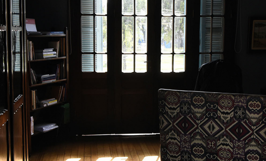 Descendentes dos fundadors do Museu Paranaense com o diretor Renato Carneiro.Curitiba, 03 de maio de 2017.Foto: Kraw Penas/SEEC