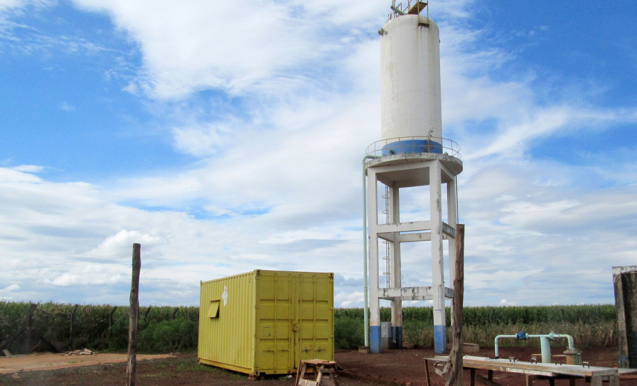 A Sanepar conclui nesta semana a interligação da adutora que faz a conexão entre a estação de transbordo e o reservatório de água tratada do Jardim Belo Horizonte, em Medianeira. Para isto, será necessário assentar cerca de 700 metros de tubulação de grande porte e interromper, na quinta-feira (9), o abastecimento de água por cerca de 8 horas em diversos bairros da cidade. Foto:Divulgação/Sanepar