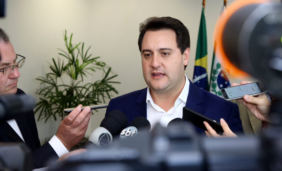 Uma nova parceria do Governo do Estado com a Volkswagen foi anunciada nesta quarta-feira (8) para investimento em ação social no Paraná. O anúncio aconteceu em solenidade com o governador Carlos Massa Ratinho Junior e o CEO da Volkswagen América Latina, Pablo Di Si, no Palácio Iguaçu. Curitiba,08/05/2019 Foto:Jaelson Lucas / ANPr