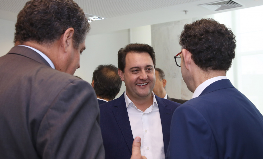 Uma nova parceria do Governo do Estado com a Volkswagen foi anunciada nesta quarta-feira (8) para investimento em ação social no Paraná. O anúncio aconteceu em solenidade com o governador Carlos Massa Ratinho Junior e o CEO da Volkswagen América Latina, Pablo Di Si, no Palácio Iguaçu. Curitiba,08/05/2019 Foto:Jaelson Lucas / ANPr