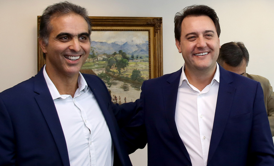 Uma nova parceria do Governo do Estado com a Volkswagen foi anunciada nesta quarta-feira (8) para investimento em ação social no Paraná. O anúncio aconteceu em solenidade com o governador Carlos Massa Ratinho Junior e o CEO da Volkswagen América Latina, Pablo Di Si, no Palácio Iguaçu. Curitiba,08/05/2019 Foto:Jaelson Lucas / ANPr