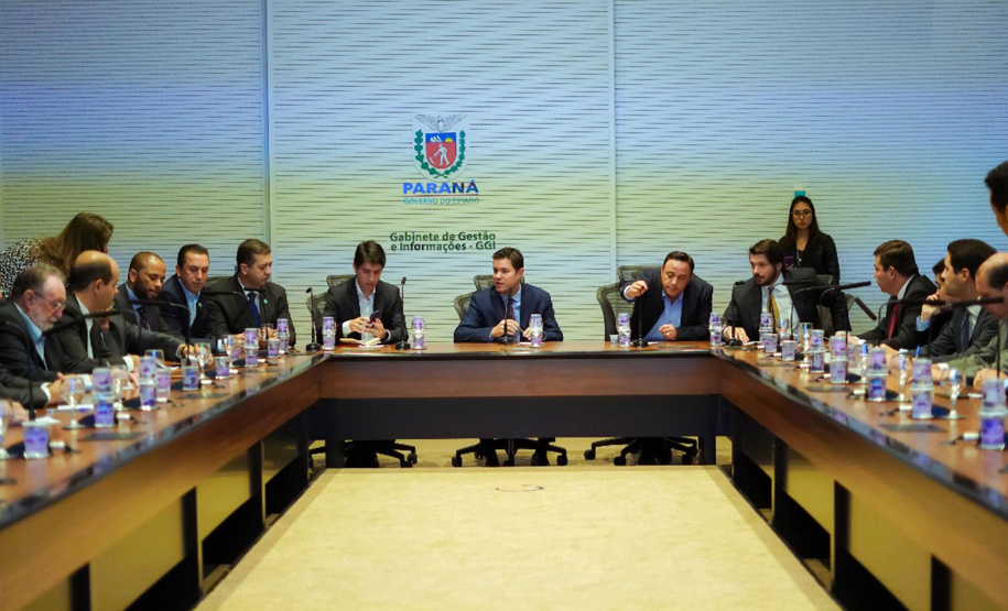 O Governo do Paraná deverá apresentar nas próximas semanas um banco de projetos para um pacote de obras pelo Estado