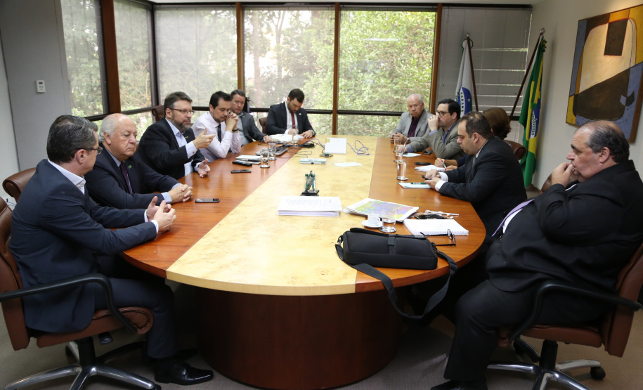 Reunião entre a secretaria do Planejamento e BRDE. Foto: José Fernando Ogura. 09/05/2019