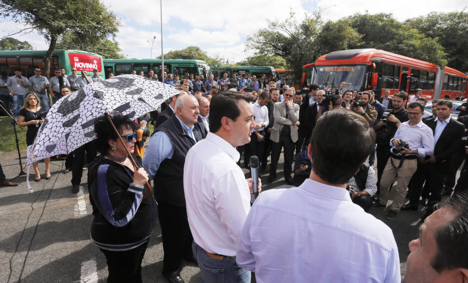 GOVERNADOR DESTINA RECURSOS PARA SUBSIDIAR TRANSPORTE COLETIVO DE CURITIBA. O governador Carlos Massa Ratinho Junior destina recursos para subsidiar o transporte coletivo de Curitiba. Participaram da solenidade: prefeito de Curitiba, Rafael Greca de Macedo; secretário de Desenvolvimento Urbano, João Carlos Ortega; presidente da Comec, Gilson dos Santos; entre outros.Curitiba, 09-05-19.Foto: Arnaldo Alves / ANPr.