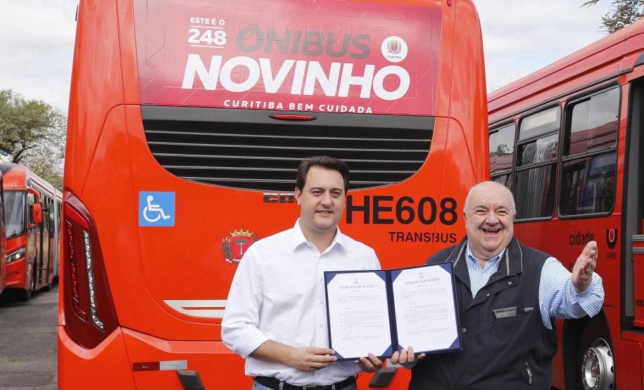 GOVERNADOR DESTINA RECURSOS PARA SUBSIDIAR TRANSPORTE COLETIVO DE CURITIBA. O governador Carlos Massa Ratinho Junior destina recursos para subsidiar o transporte coletivo de Curitiba. Participaram da solenidade: prefeito de Curitiba, Rafael Greca de Macedo; secretário de Desenvolvimento Urbano, João Carlos Ortega; presidente da Comec, Gilson dos Santos; entre outros.Curitiba, 09-05-19.Foto: Arnaldo Alves / ANPr.