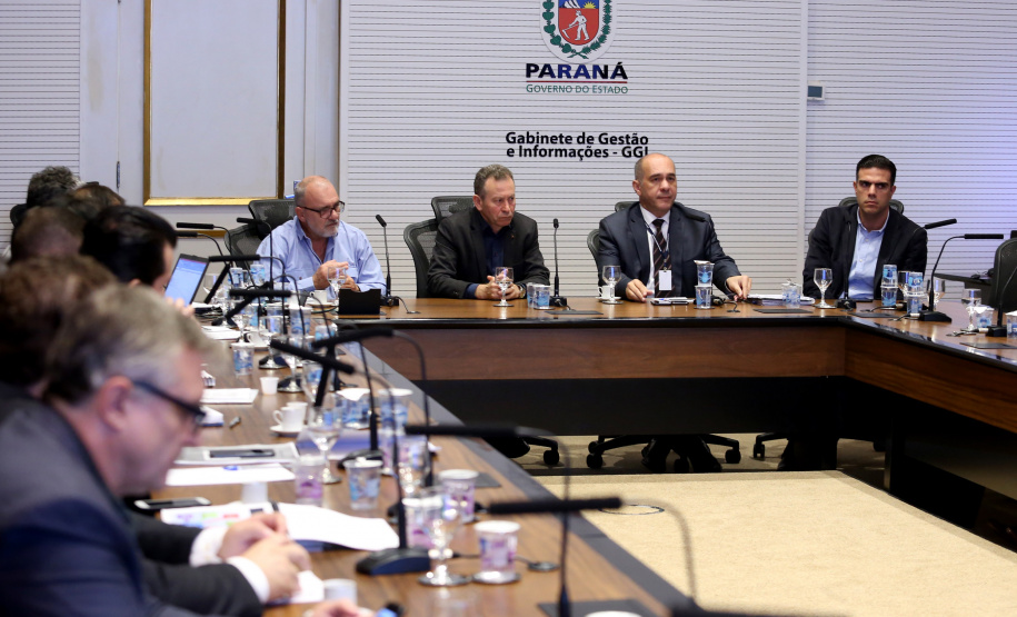 Representantes do Governo do Estado, de sindicatos de servidores e parlamentares participaram nesta quinta-feira (09) da segunda reunião da comissão permanente criada para debater as demandas do funcionalismo estadual