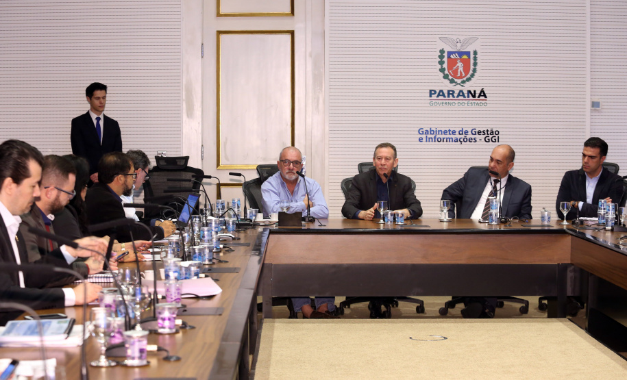 Representantes do Governo do Estado, de sindicatos de servidores e parlamentares participaram nesta quinta-feira (09) da segunda reunião da comissão permanente criada para debater as demandas do funcionalismo estadual