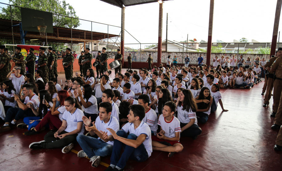 O governador Carlos Massa Ratinho Junior lança o programa Escola Segura. Foz do Iguaçu, 09/05/2019 - Foto: Geraldo Bubniak/ANPr