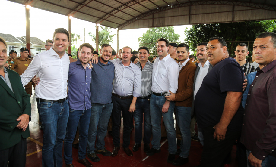 O governador Carlos Massa Ratinho Junior lança o programa Escola Segura. Foz do Iguaçu, 09/05/2019 - Foto: Geraldo Bubniak/ANPr