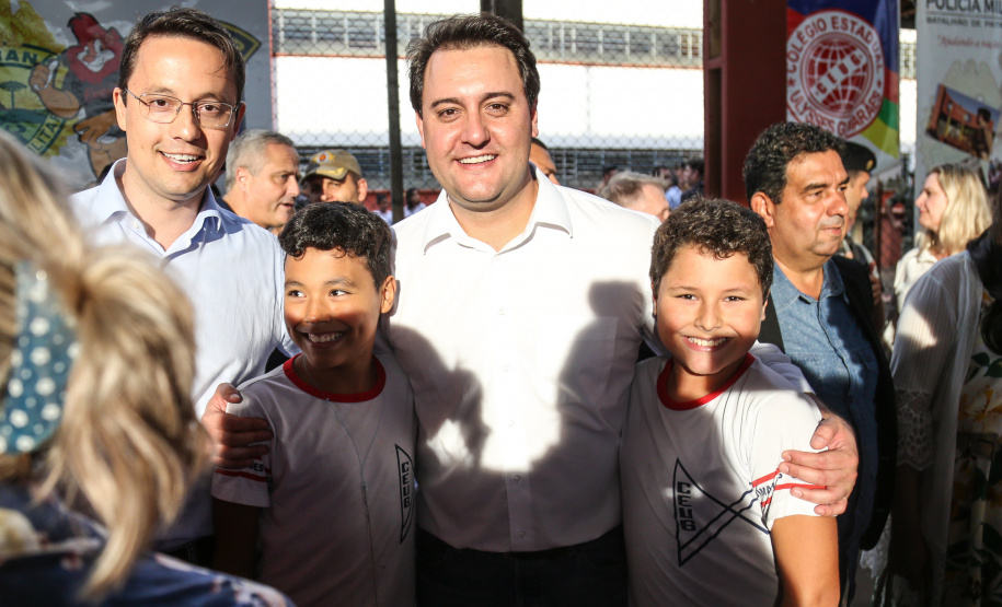O governador Carlos Massa Ratinho Junior lança o programa Escola Segura. Foz do Iguaçu, 09/05/2019 - Foto: Geraldo Bubniak/ANPr