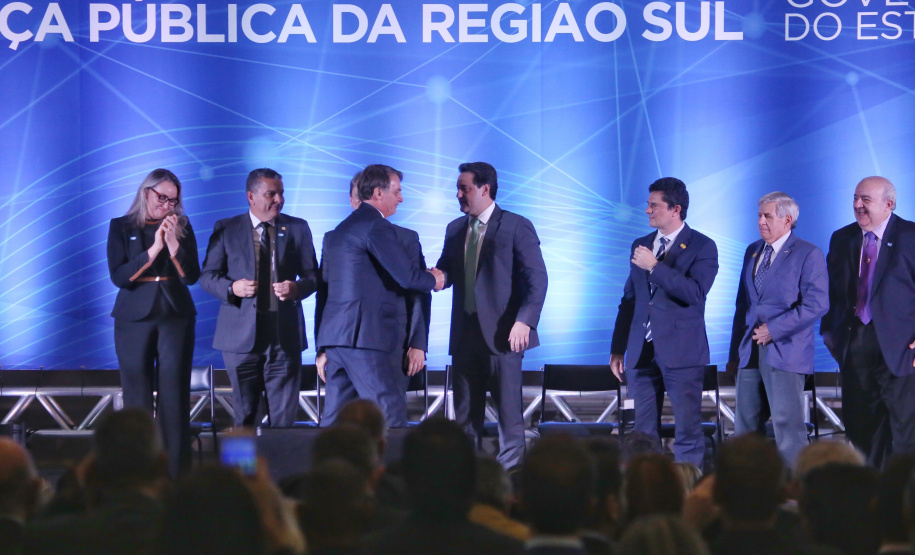 O governador Carlos Massa Ratinho Junior destacou nesta sexta-feira (10) que as forças de segurança do Paraná conseguiram reduzir em 32% o número de homicídios nos primeiros 120 dias deste ano, na comparação com o mesmo quadrimestre do ano passado