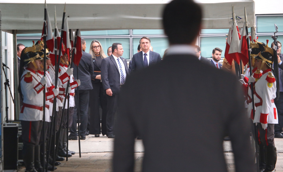 O governador Carlos Massa Ratinho Junior destacou nesta sexta-feira (10) que as forças de segurança do Paraná conseguiram reduzir em 32% o número de homicídios nos primeiros 120 dias deste ano, na comparação com o mesmo quadrimestre do ano passado