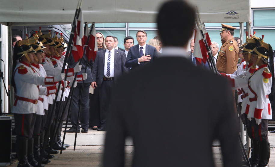 O governador Carlos Massa Ratinho Junior destacou nesta sexta-feira (10) que as forças de segurança do Paraná conseguiram reduzir em 32% o número de homicídios nos primeiros 120 dias deste ano, na comparação com o mesmo quadrimestre do ano passado