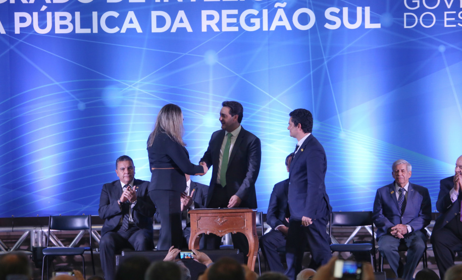 O governador Carlos Massa Ratinho Junior destacou nesta sexta-feira (10) que as forças de segurança do Paraná conseguiram reduzir em 32% o número de homicídios nos primeiros 120 dias deste ano, na comparação com o mesmo quadrimestre do ano passado