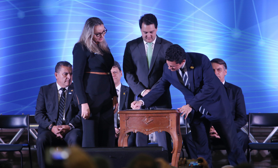 O governador Carlos Massa Ratinho Junior destacou nesta sexta-feira (10) que as forças de segurança do Paraná conseguiram reduzir em 32% o número de homicídios nos primeiros 120 dias deste ano, na comparação com o mesmo quadrimestre do ano passado