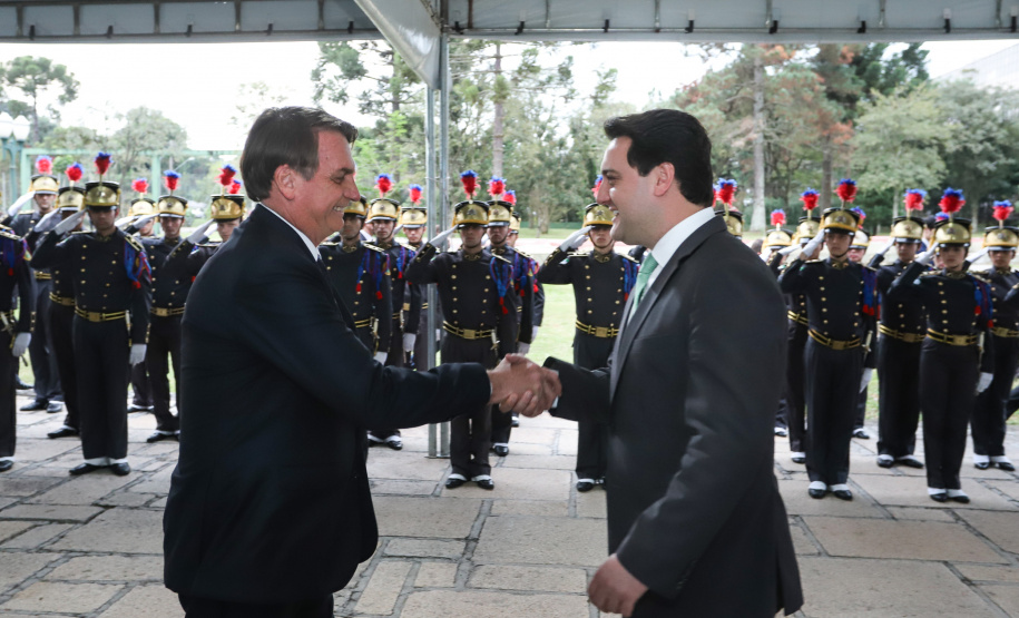 O governador Carlos Massa Ratinho Junior destacou nesta sexta-feira (10) que as forças de segurança do Paraná conseguiram reduzir em 32% o número de homicídios nos primeiros 120 dias deste ano, na comparação com o mesmo quadrimestre do ano passado