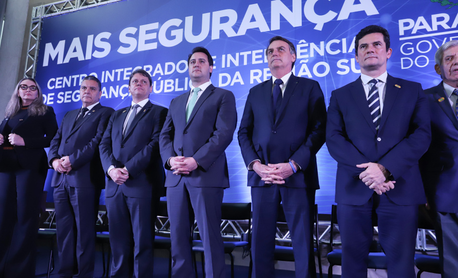 O governador Carlos Massa Ratinho Junior destacou nesta sexta-feira (10) que as forças de segurança do Paraná conseguiram reduzir em 32% o número de homicídios nos primeiros 120 dias deste ano, na comparação com o mesmo quadrimestre do ano passado