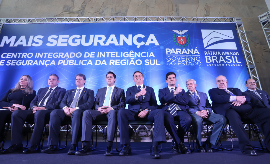 O governador Carlos Massa Ratinho Junior destacou nesta sexta-feira (10) que as forças de segurança do Paraná conseguiram reduzir em 32% o número de homicídios nos primeiros 120 dias deste ano, na comparação com o mesmo quadrimestre do ano passado