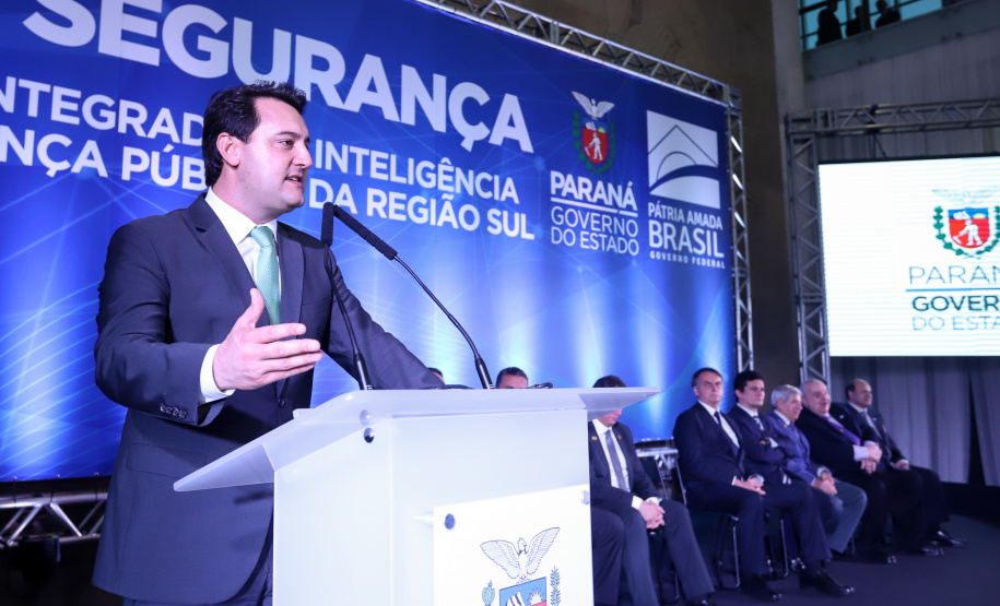 O governador Carlos Massa Ratinho Junior destacou nesta sexta-feira (10) que as forças de segurança do Paraná conseguiram reduzir em 32% o número de homicídios nos primeiros 120 dias deste ano, na comparação com o mesmo quadrimestre do ano passado