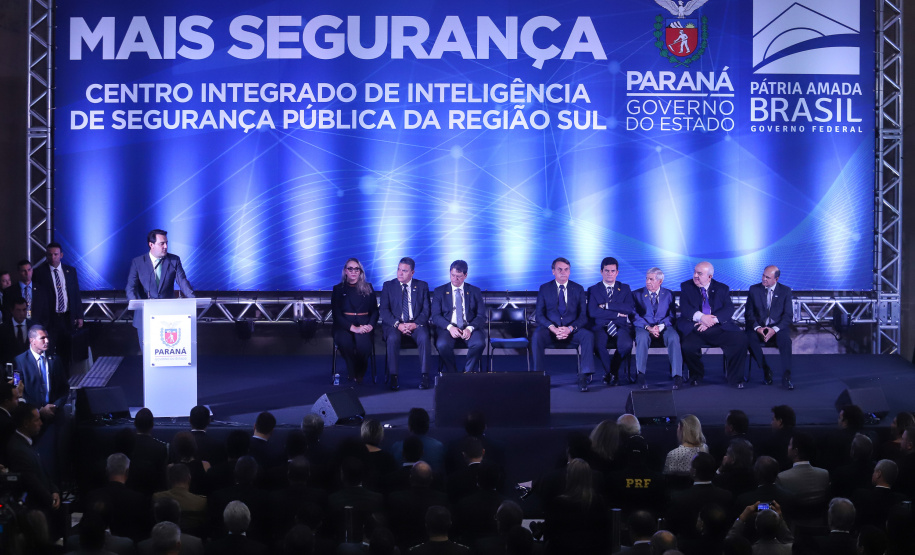 O governador Carlos Massa Ratinho Junior destacou nesta sexta-feira (10) que as forças de segurança do Paraná conseguiram reduzir em 32% o número de homicídios nos primeiros 120 dias deste ano, na comparação com o mesmo quadrimestre do ano passado