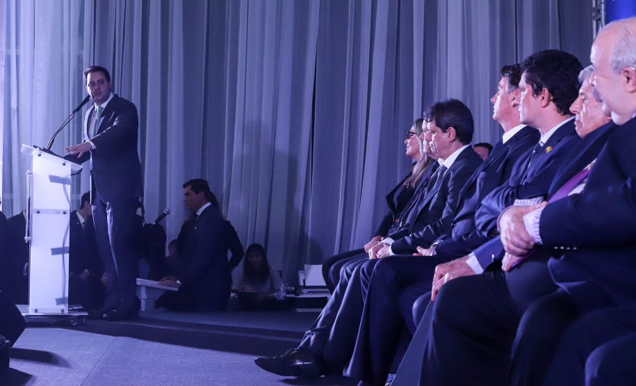 O governador Carlos Massa Ratinho Junior destacou nesta sexta-feira (10) que as forças de segurança do Paraná conseguiram reduzir em 32% o número de homicídios nos primeiros 120 dias deste ano, na comparação com o mesmo quadrimestre do ano passado